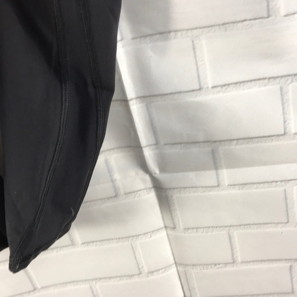 NWT BLACK LULULEMON TRAIN TIMES CROP - - BLK - Picture 6 of 8